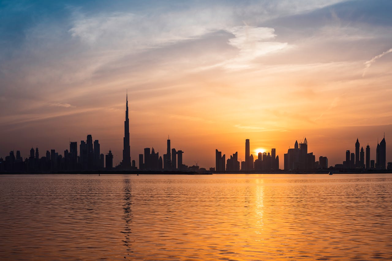 Unveiling the Enchantment of the UAE: A Paradise for Luxury, Adventure, and Culture